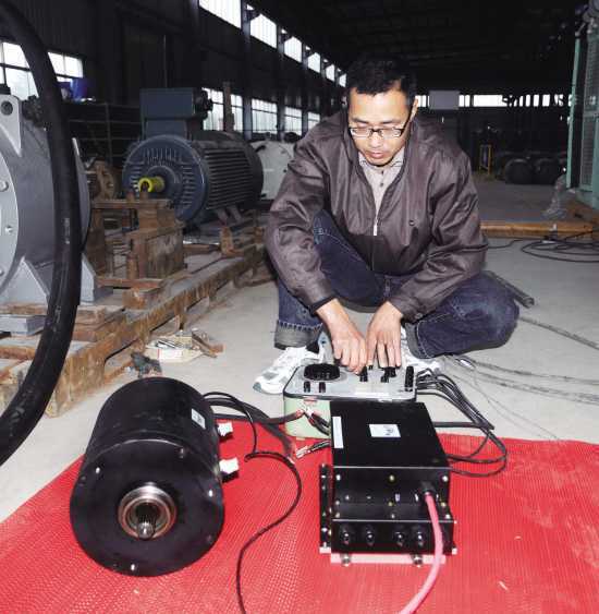 新型電動(dòng)轎車(chē)專用節(jié)能環(huán)保電機(jī)誕生