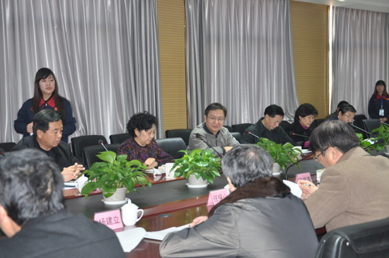 市政協(xié)主席王華清、副市長蔣文紅一行領(lǐng)導(dǎo)到河北新宇宙視察指導(dǎo)