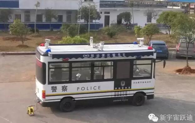 躍迪移動警務室執(zhí)勤于永州站—提高治安防控體系