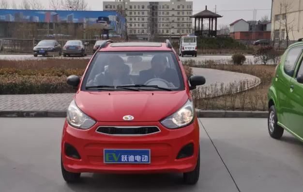 安慶市委常委、副市長華克思一行到河北躍迪新能源科技集團(tuán)參觀考察