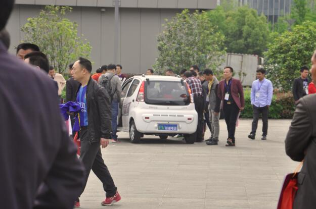 躍迪汽車強勢登錄南京新能源汽車展,引領(lǐng)行業(yè)發(fā)展新軌道