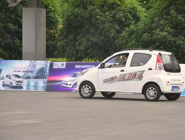 躍迪汽車強勢登錄南京新能源汽車展,引領(lǐng)行業(yè)發(fā)展新軌道