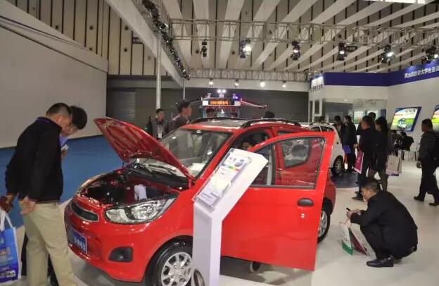 躍迪汽車強勢登錄南京新能源汽車展,引領(lǐng)行業(yè)發(fā)展新軌道