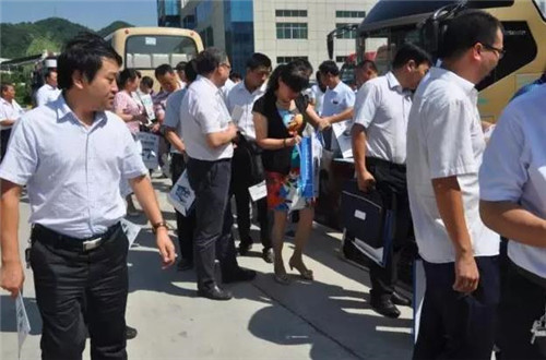 陜西商洛地產(chǎn)工業(yè)品促銷暨工業(yè)穩(wěn)增長推進(jìn)會