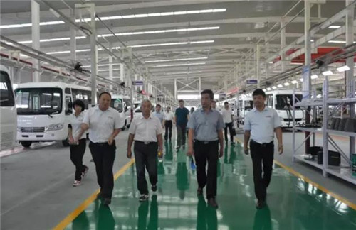 陜西省各高校專家、教授、學(xué)者一行到陜西躍迪公司調(diào)研