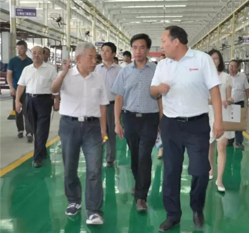 陜西省各高校專家、教授、學(xué)者一行到陜西躍迪考察