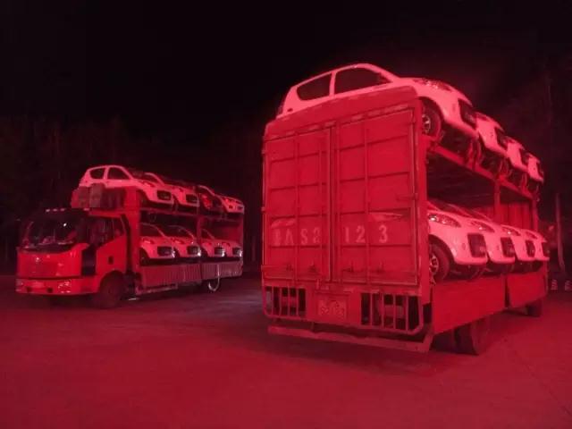 電動(dòng)汽車出發(fā)了。