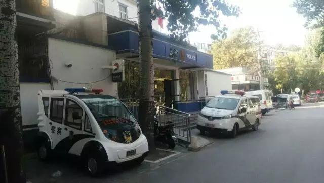 北京東城區(qū)30余臺躍迪電動巡邏車、躍迪移動警務室批量交付