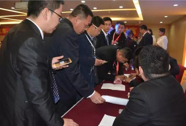 躍迪智能家族集結(jié)亮相鄭州展，萬人見證，共贏未來