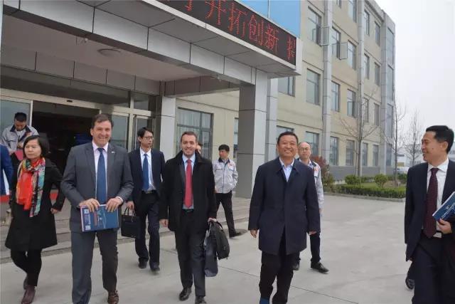 烏拉圭駐華大使費(fèi)爾南多&middot;盧格里斯一行到躍迪集團(tuán)參觀考察