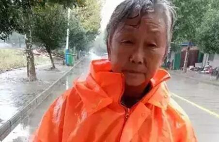 今天，躍迪向平凡而偉大的他們——環(huán)衛(wèi)工人致敬！