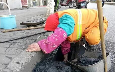 今天，躍迪向平凡而偉大的他們——環(huán)衛(wèi)工人致敬！