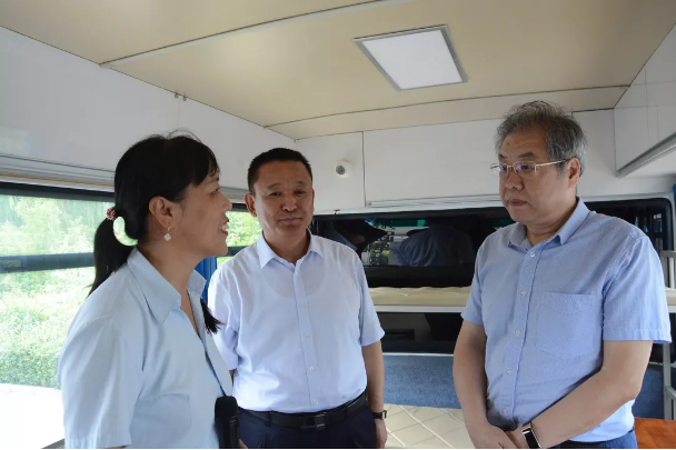 河北省政協(xié)副主席盧曉光，河北省委統(tǒng)戰(zhàn)部副部長、省工商聯(lián)黨組書記郭翠朵率調(diào)研組到躍迪集團開展重點提案督辦調(diào)研