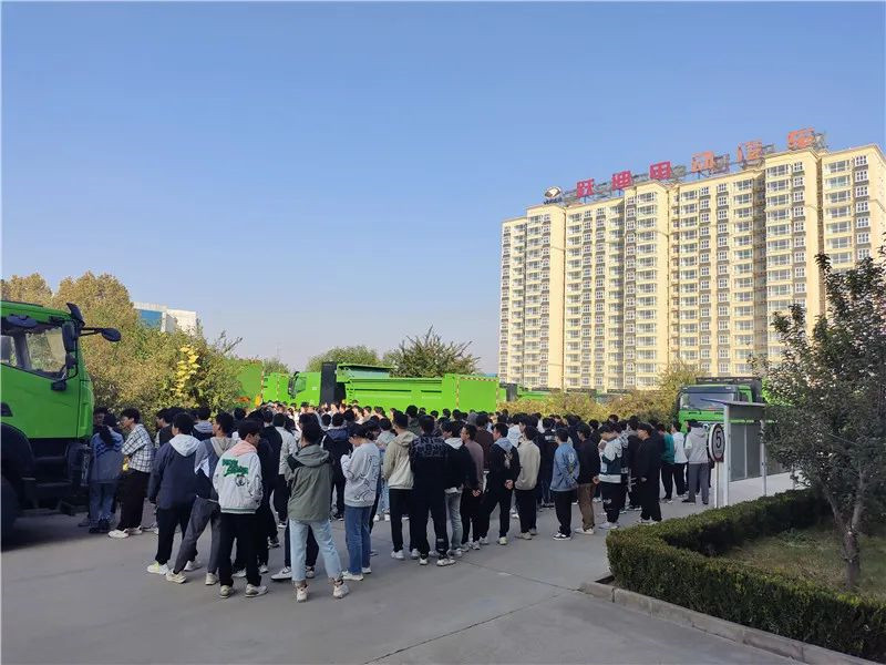 【走出校院 走進企業(yè)】河北科技大學(xué)機械專業(yè)學(xué)生一行到躍迪集團參觀交流