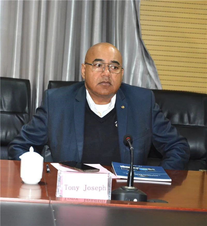 美國(guó)客商一行到躍迪集團(tuán)參觀考察