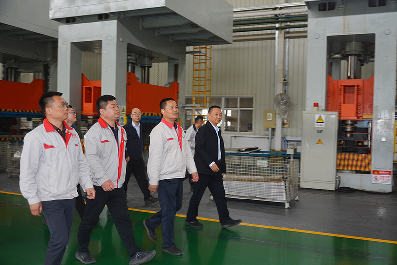 攜手共進(jìn)/合作共贏/奇瑞集團(tuán)領(lǐng)導(dǎo)一行蒞臨躍迪集團(tuán)考察交流