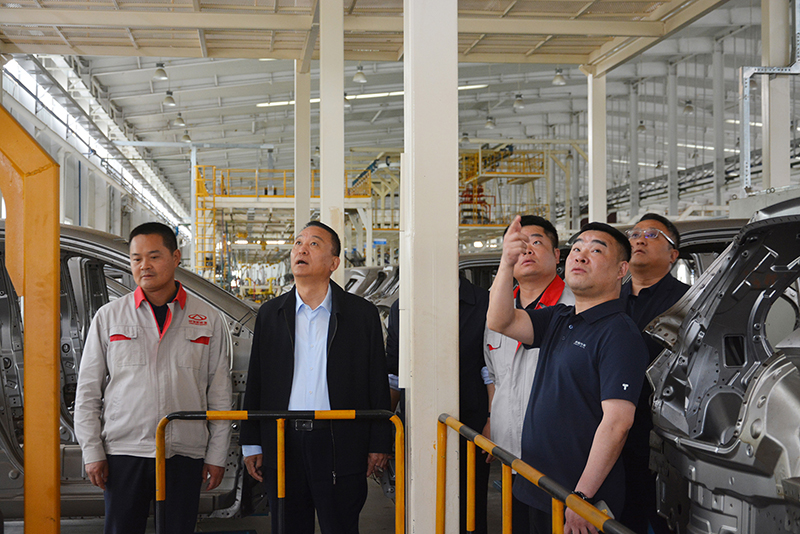 攜手共進(jìn)/合作共贏/奇瑞集團(tuán)領(lǐng)導(dǎo)一行蒞臨躍迪集團(tuán)考察交流