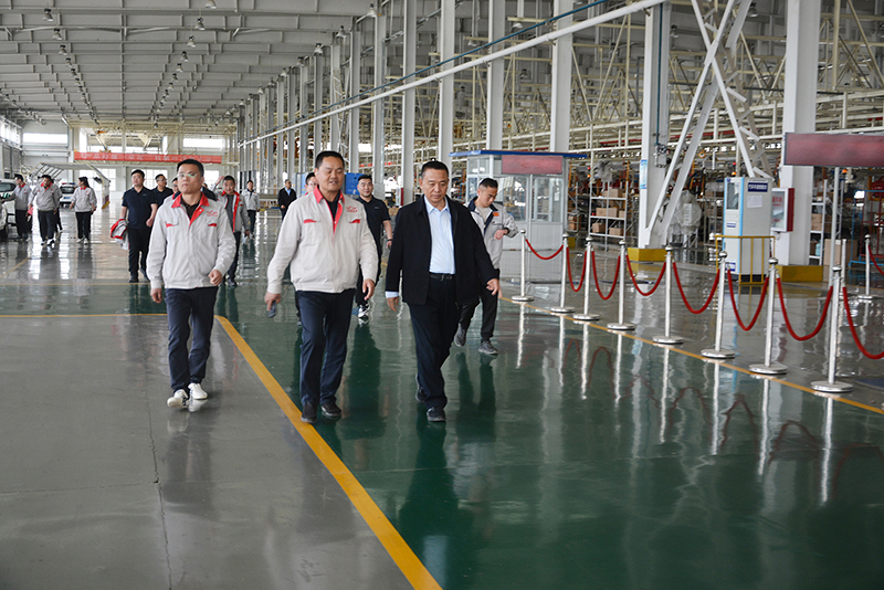 攜手共進(jìn)/合作共贏/奇瑞集團(tuán)領(lǐng)導(dǎo)一行蒞臨躍迪集團(tuán)考察交流